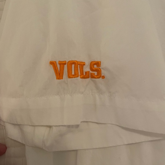 Tennessee Columbia Men’s PFG Short Sleeve Button Up - Picture 6 of 8